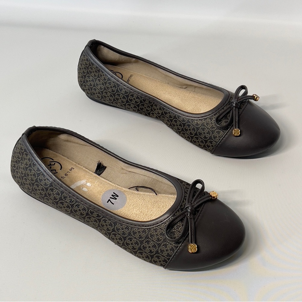 daisy Fuentes Women’s Slip On Size 7 Elegant Black Patterned Women's Flats